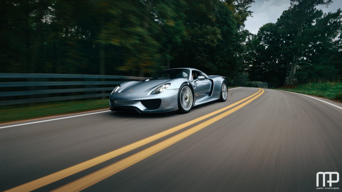 2015 Porsche 918 Spyder Liquid Chrome Blue