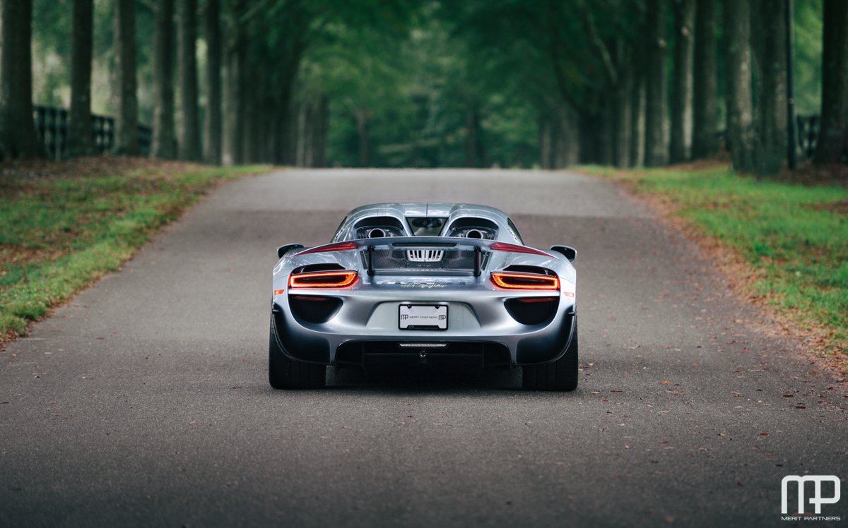 2015 Porsche 918 Spyder Liquid Chrome Blue