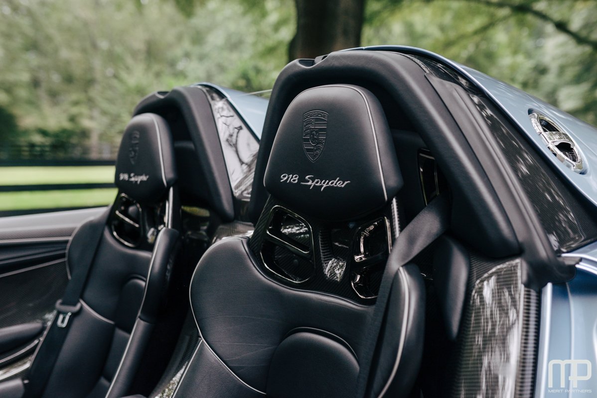 2015 Porsche 918 Spyder Liquid Chrome Blue