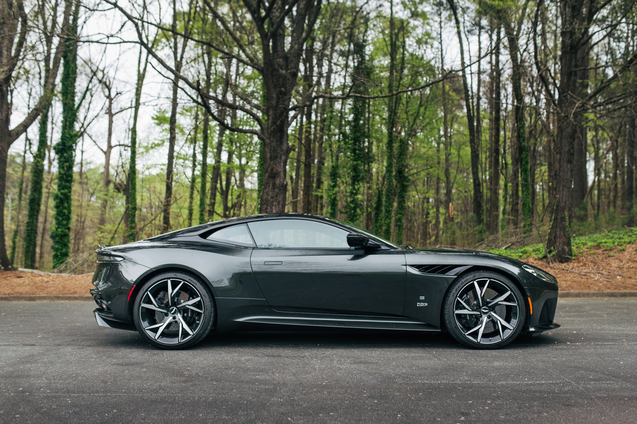 2021 Aston Martin DBS R02327