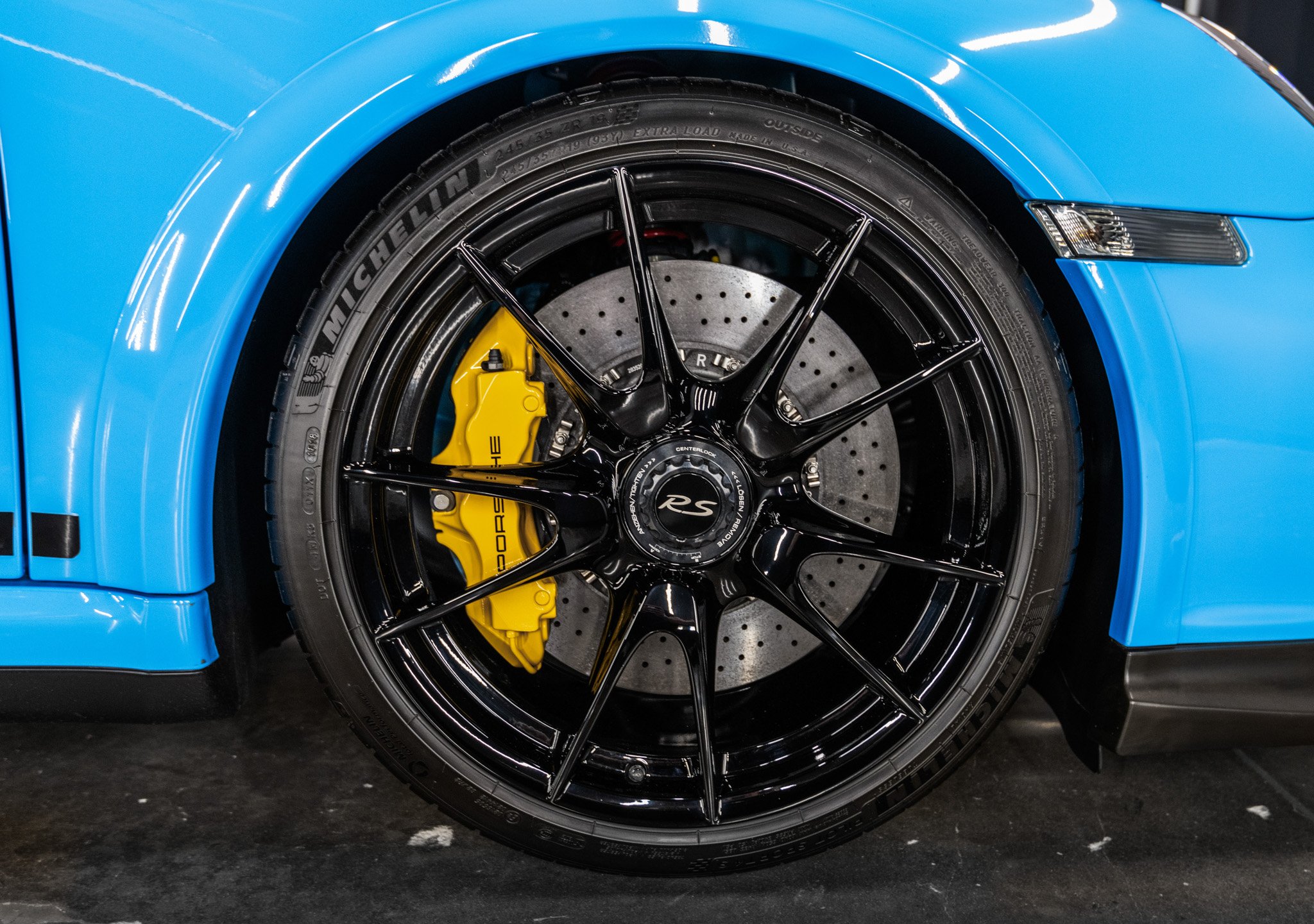 2011 Porsche GT3RS in Riviera Blue